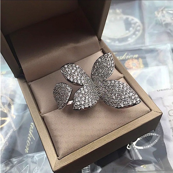 Silver Four Leaf Clover Zircon Ring Two Piece Set - Picture 6 of 8
